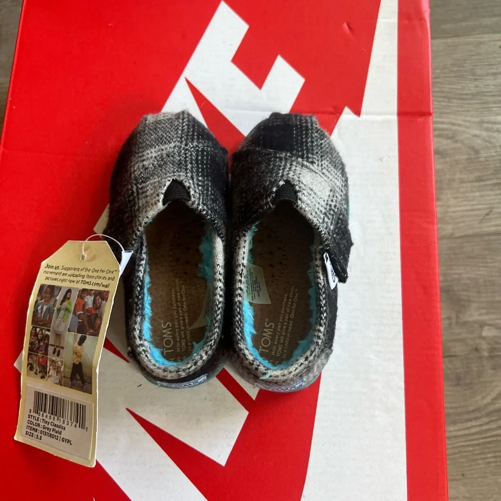 NWT TOMS Toddler Tiny Classic Slip On Grey Plaid